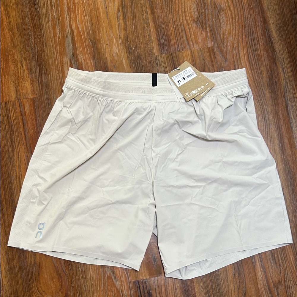 On Running Men's 7” Performance XL Shorts NWT